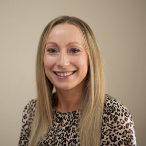 Louise Schute headshot
